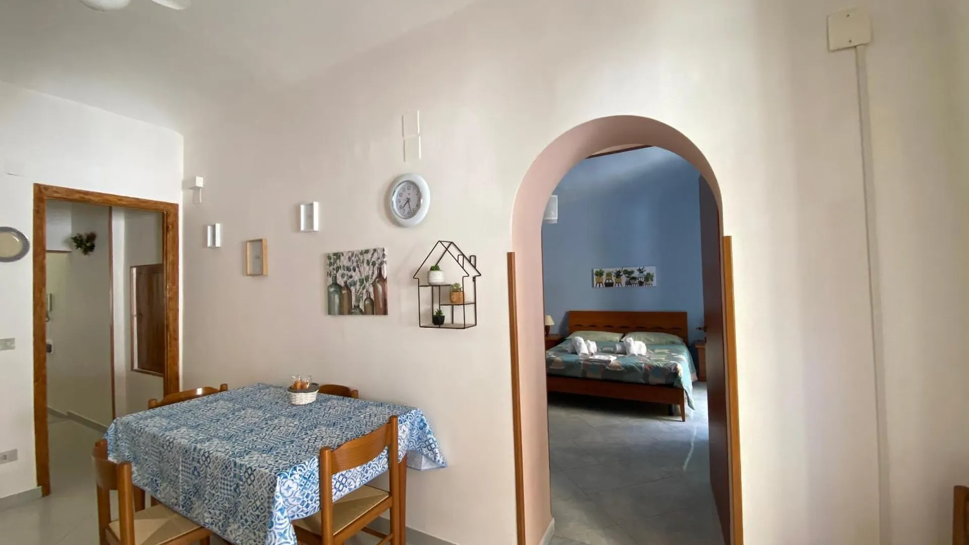 Ventimiglia Home Palermo 0*,  Italy